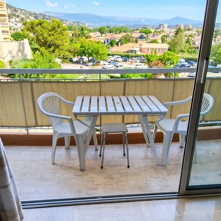 Apartment Confortable A Mandelieu-la-napoule, 37 M², Piscine