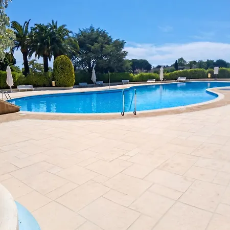 Confortable A Mandelieu-la-napoule, 37 M², Piscine