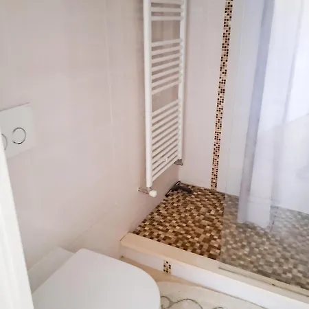 Apartment Confortable A Mandelieu-la-napoule, 37 M², Piscine Mandelieu